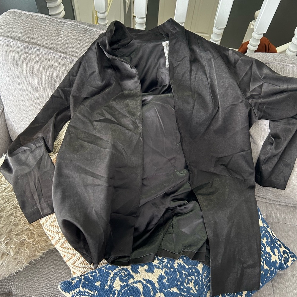 Sadie & Sage satin blazer